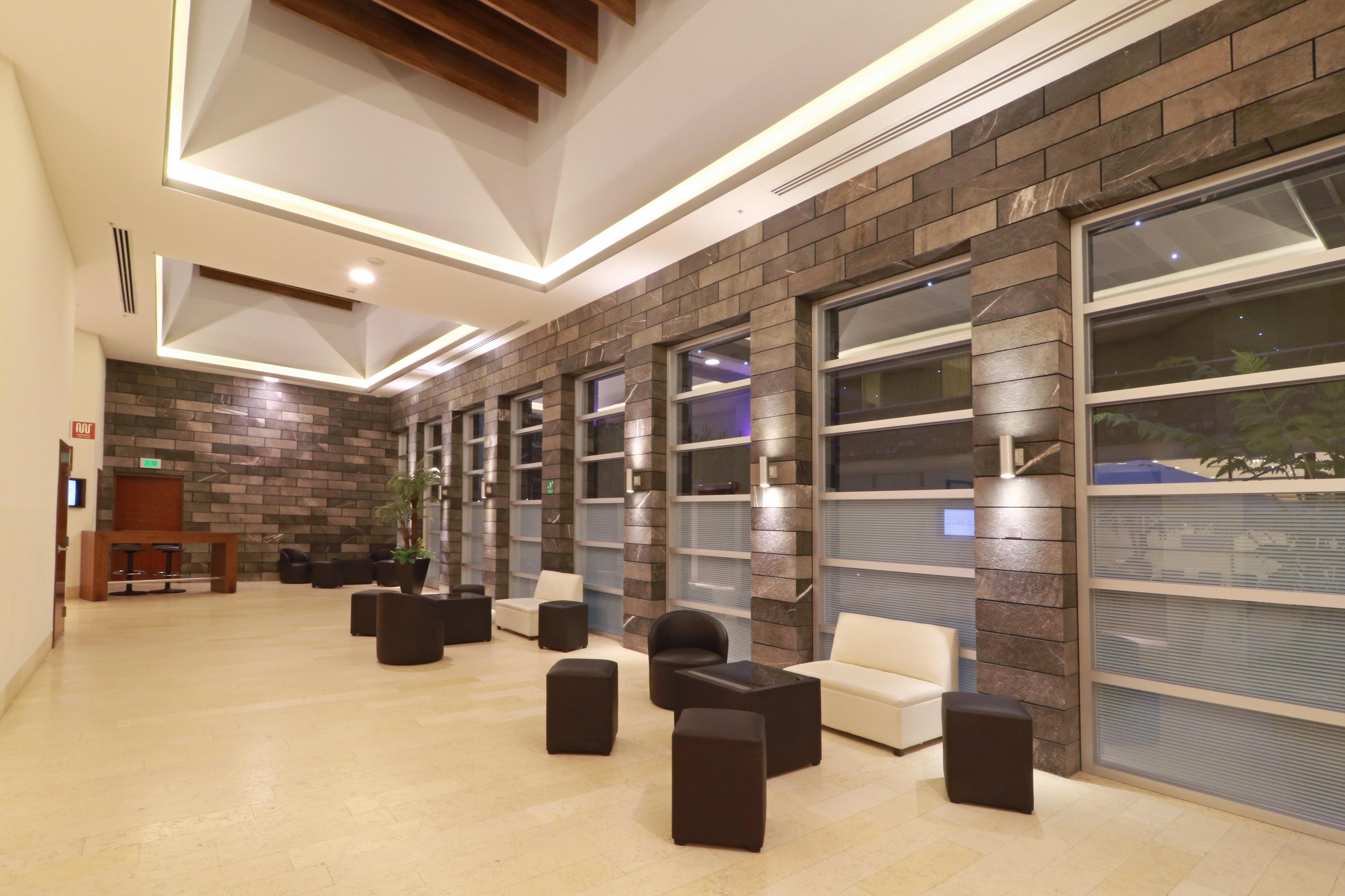 Holiday Inn & Suites Plaza Mayor By Ihg León Kültér fotó