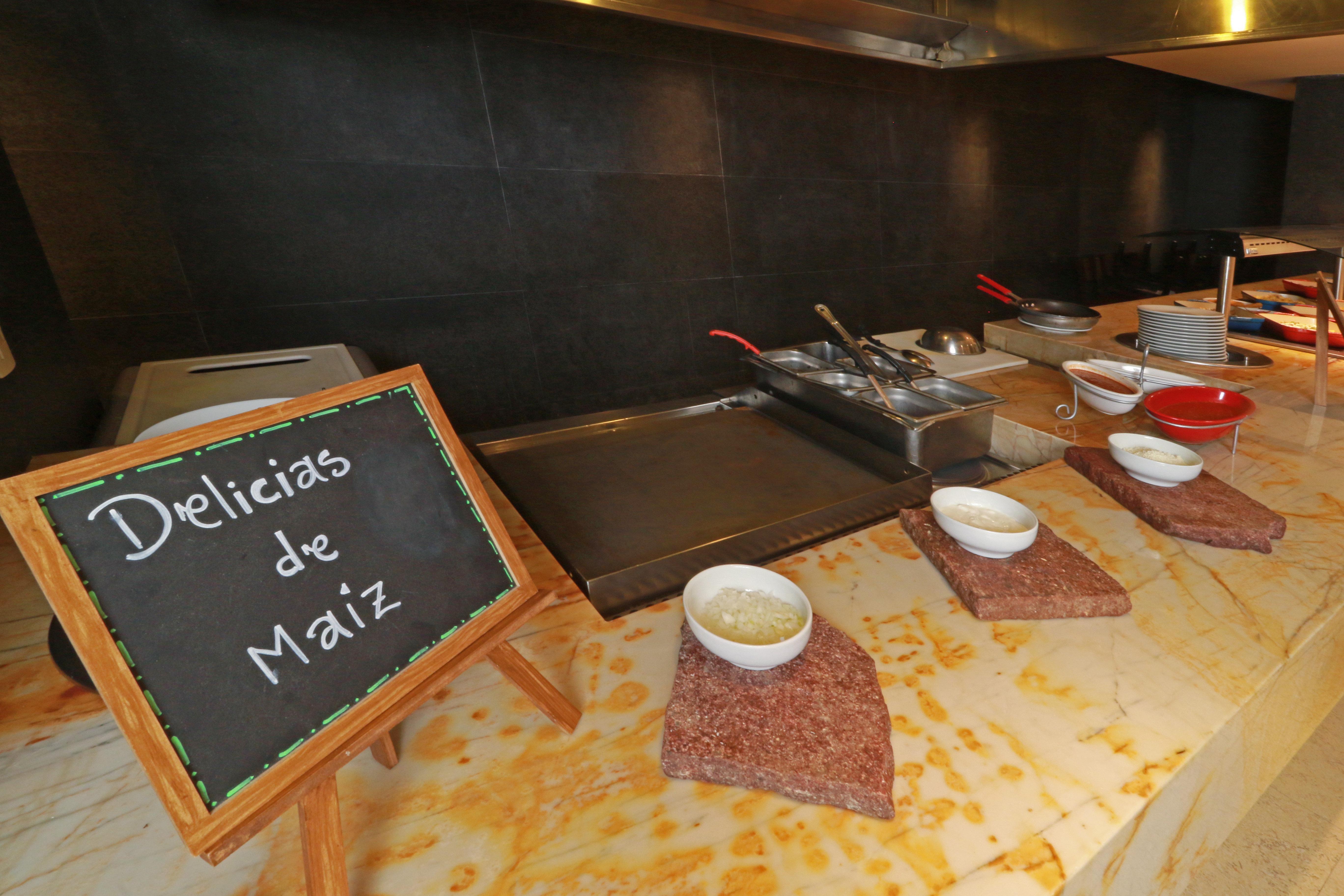 Holiday Inn & Suites Plaza Mayor By Ihg León Kültér fotó