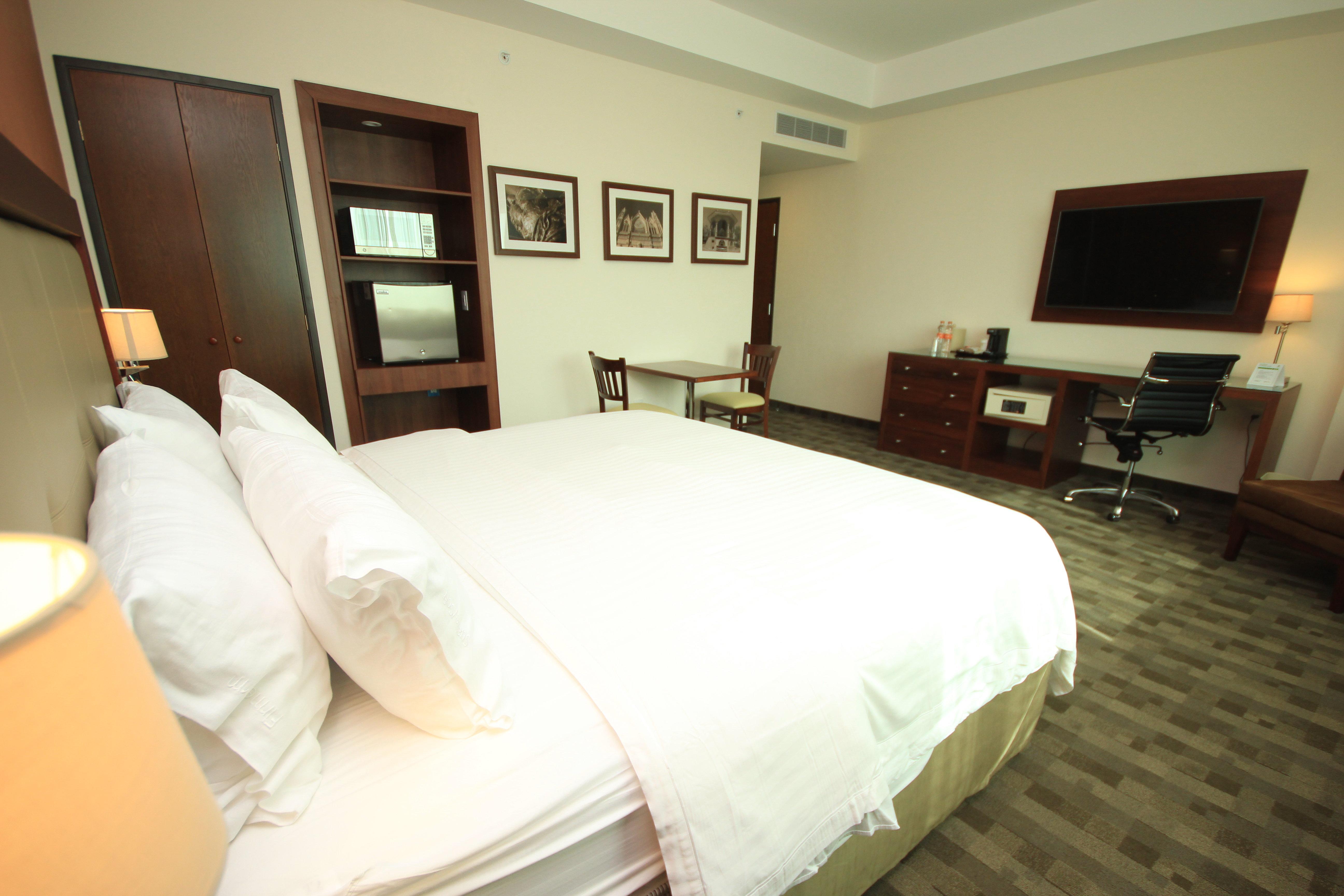 Holiday Inn & Suites Plaza Mayor By Ihg León Kültér fotó