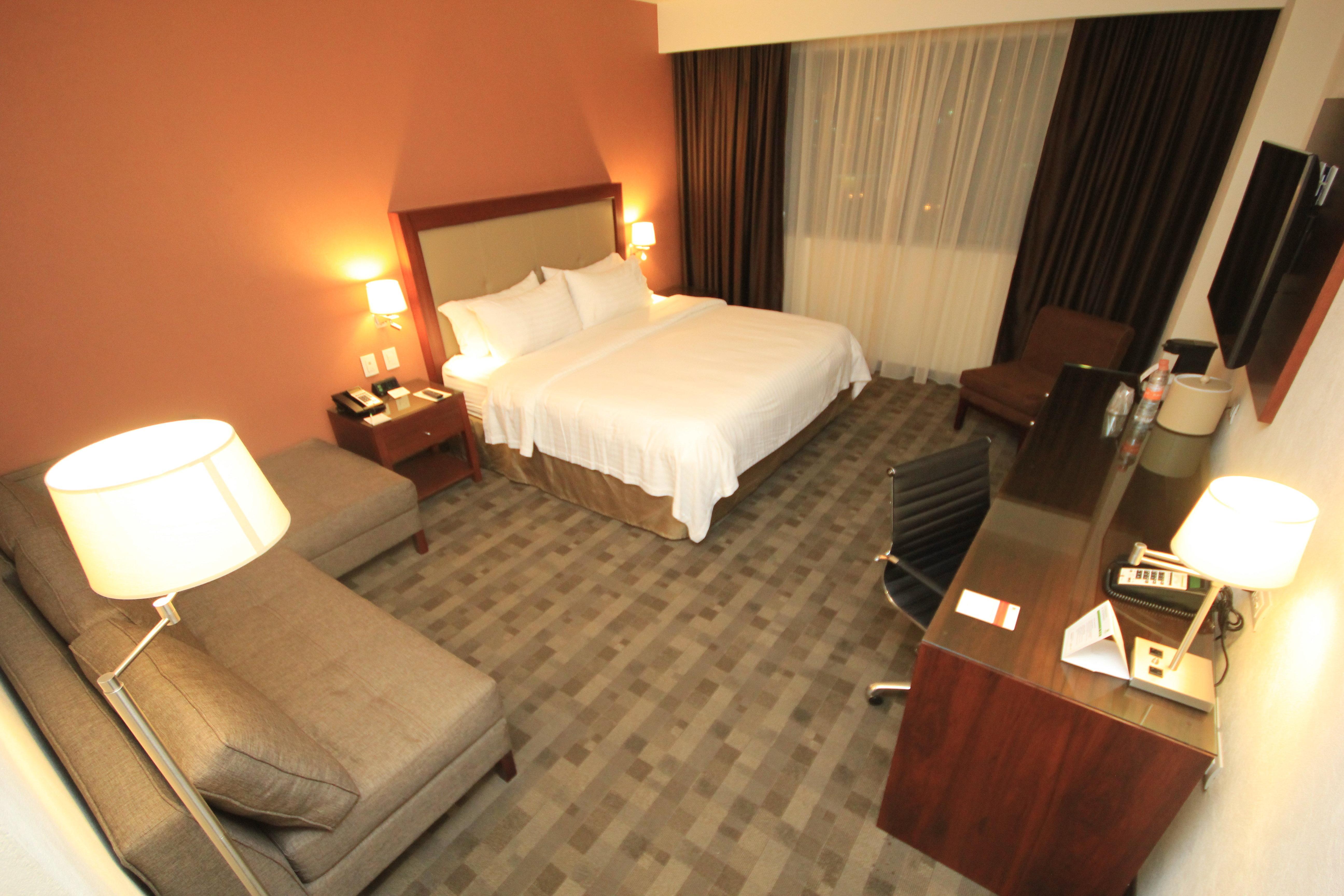 Holiday Inn & Suites Plaza Mayor By Ihg León Kültér fotó