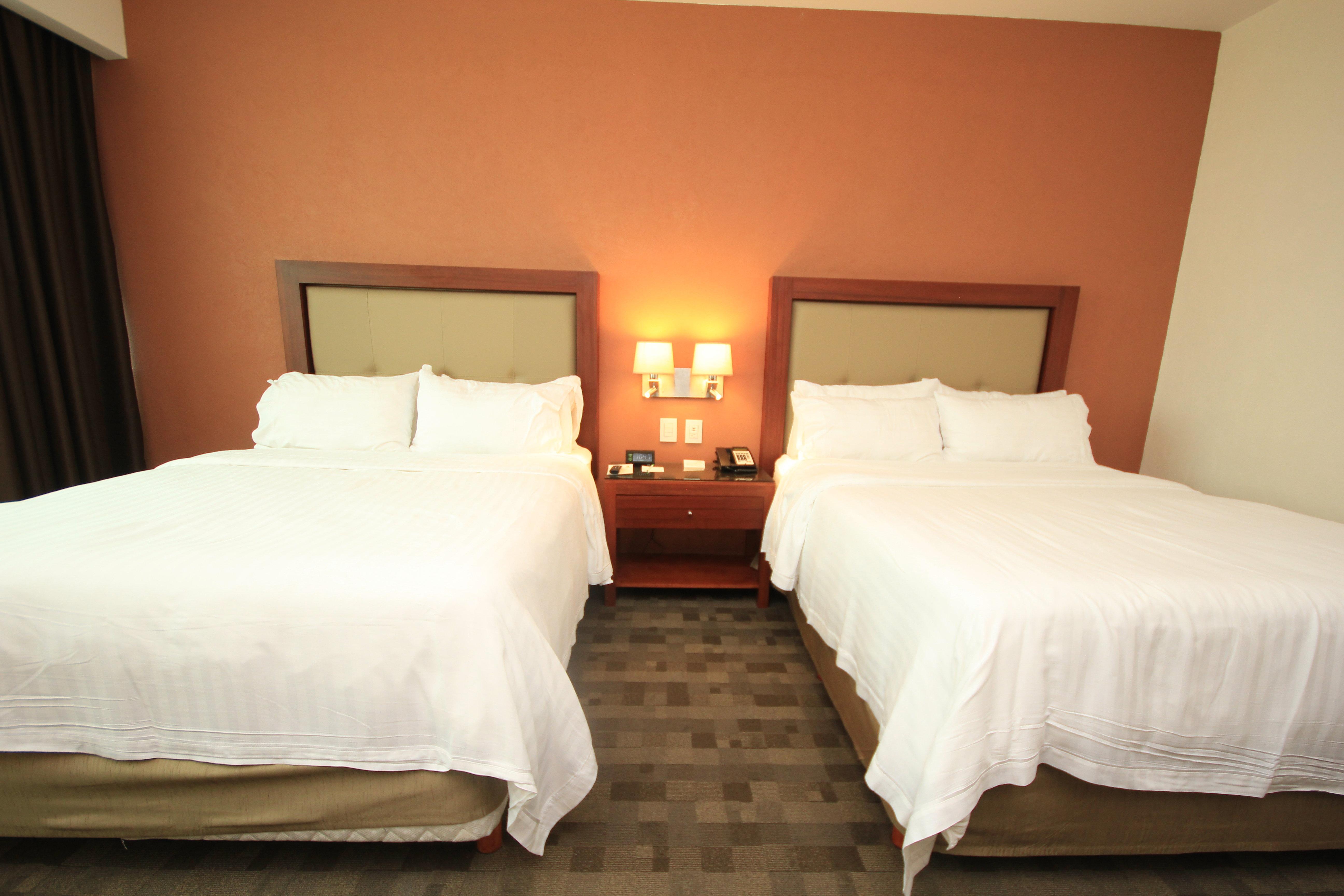 Holiday Inn & Suites Plaza Mayor By Ihg León Kültér fotó